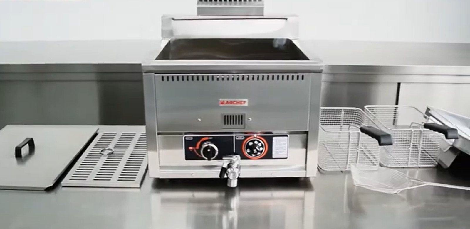 High-Capacity Gas Commercial Fryer GF-17H