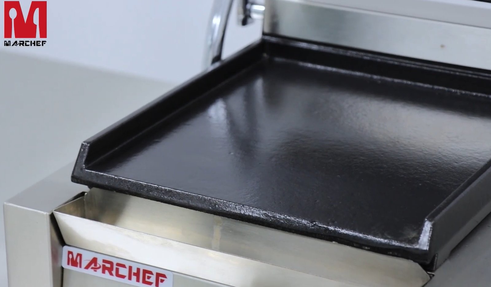 Smooth Top & Bottom Panini Grill PG 811B
